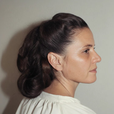 femme avec jolie-cheveux